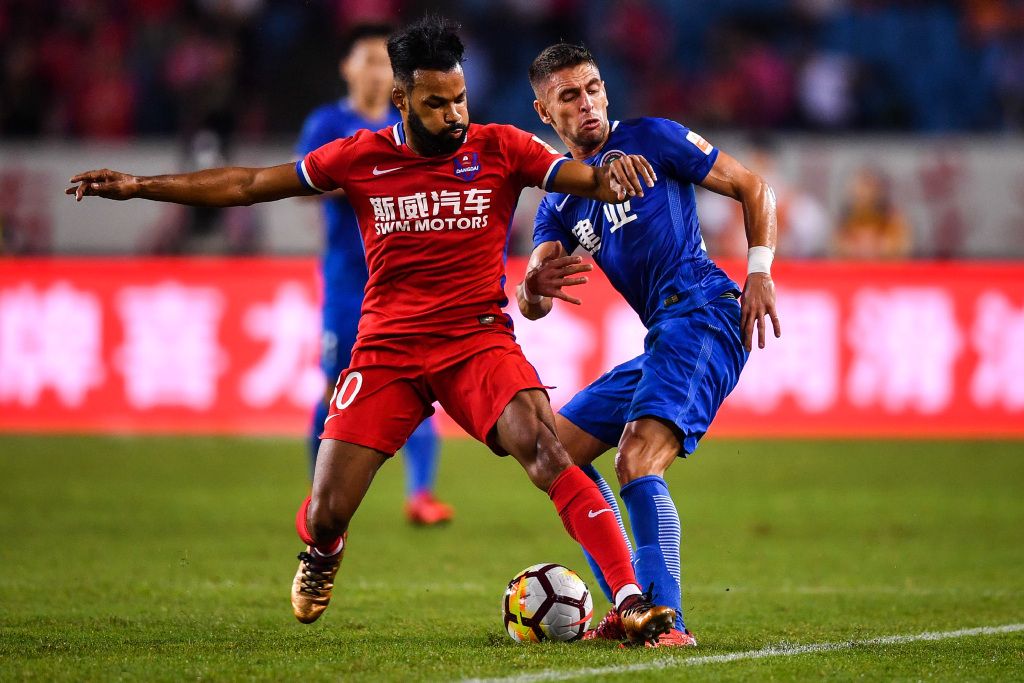 爱游戏地址-重庆斯威主场不敌对手，遗憾败北的简单介绍