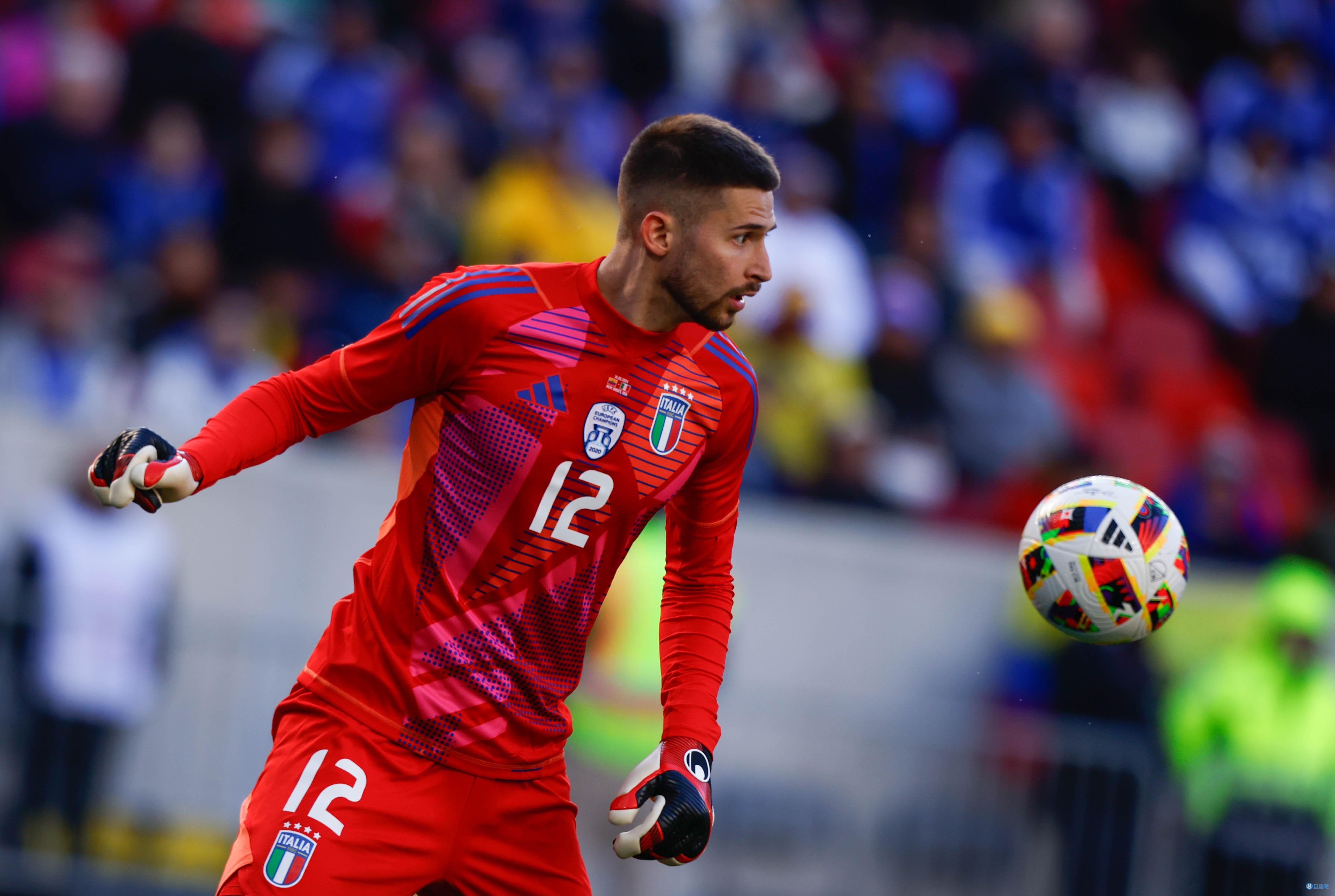 意大利主教练在国家队比赛中挑选新人 意大利主教练在国家队比赛中挑选新人