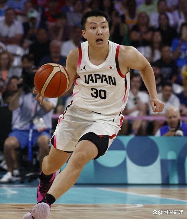 爱游戏网页版-日本球员在北美篮球联盟中崭露头角