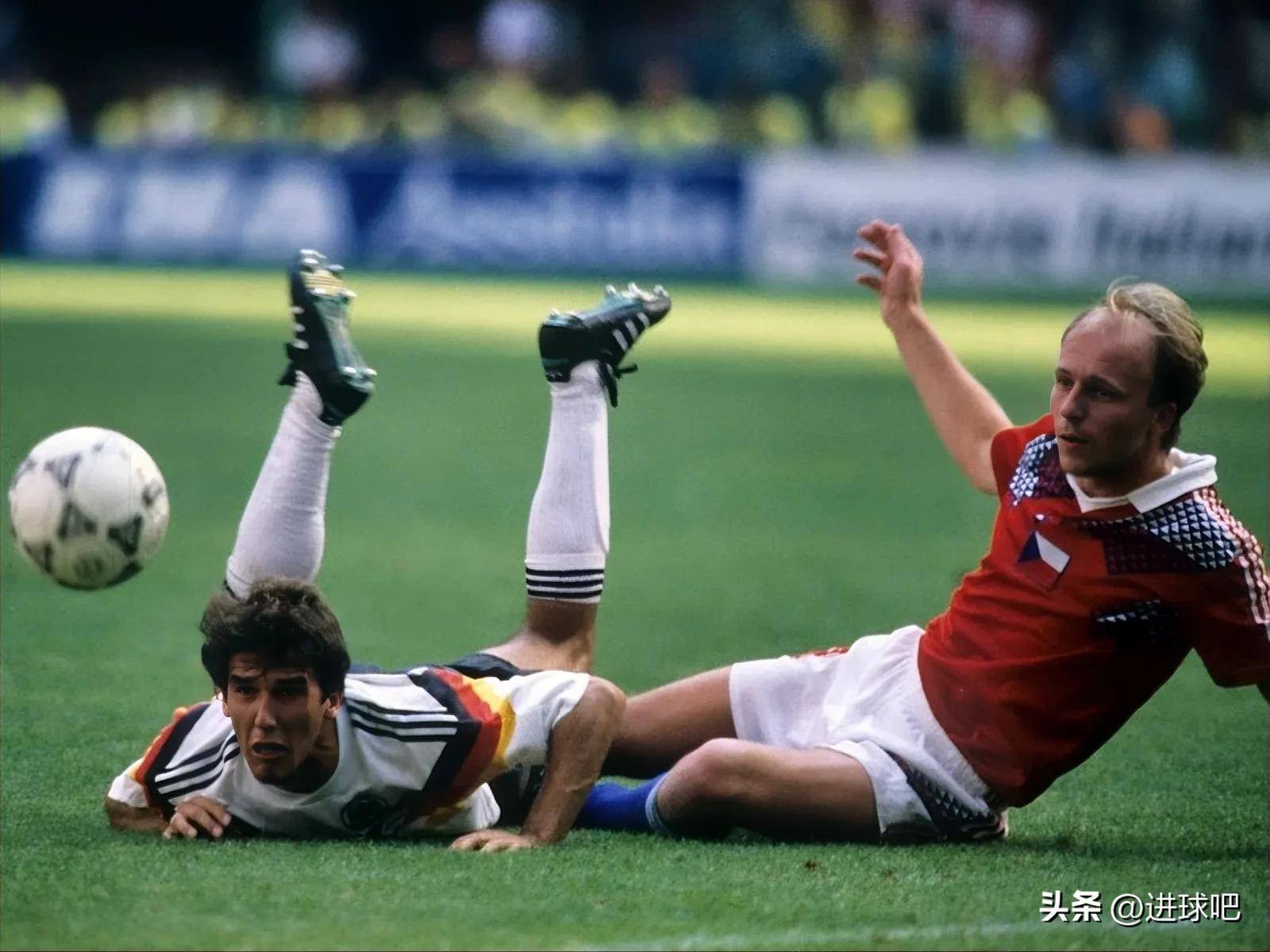 爱游戏教练-捷克运动员在比赛中取得双料冠军