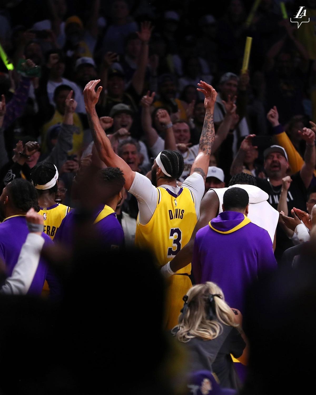 爱游戏视频-关于灰熊在客场逆转爵士，驶入西部半决赛的信息