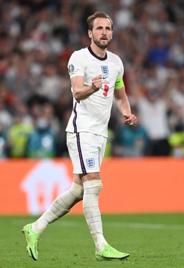 爱游戏官方-凯恩成英超第一射手，热刺崛起希望重现