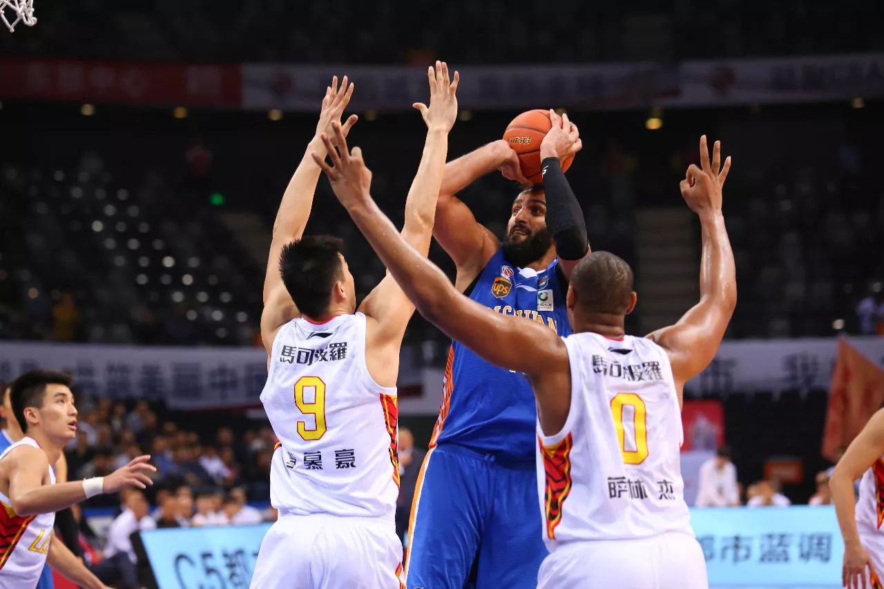 包含四川队主场大胜,取得本赛季首胜的词条 包含四川队主场大胜,取得本赛季首胜的词条