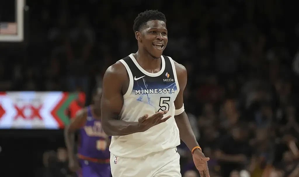 关于老鹰主场大胜灰熊,球队年轻球员逐渐崭露头角的信息 关于老鹰主场大胜灰熊,球队年轻球员逐渐崭露头角的信息