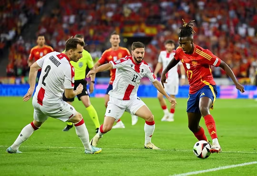 联赛中球员们展现出顶尖技术 联赛中球员们展现出顶尖技术